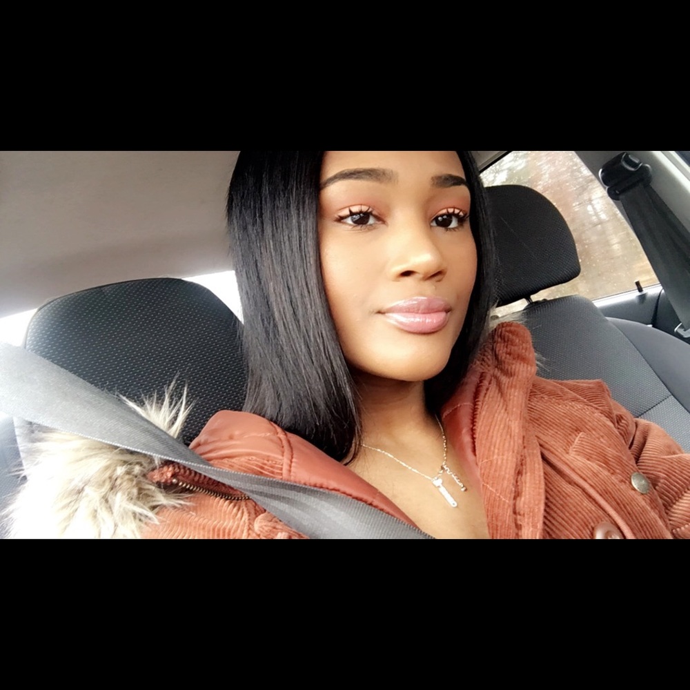 Meet your Posher, Naudia